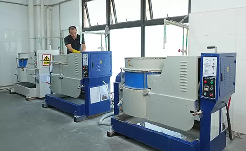 ग्राइंडिंग और डिबरिंग मशीन