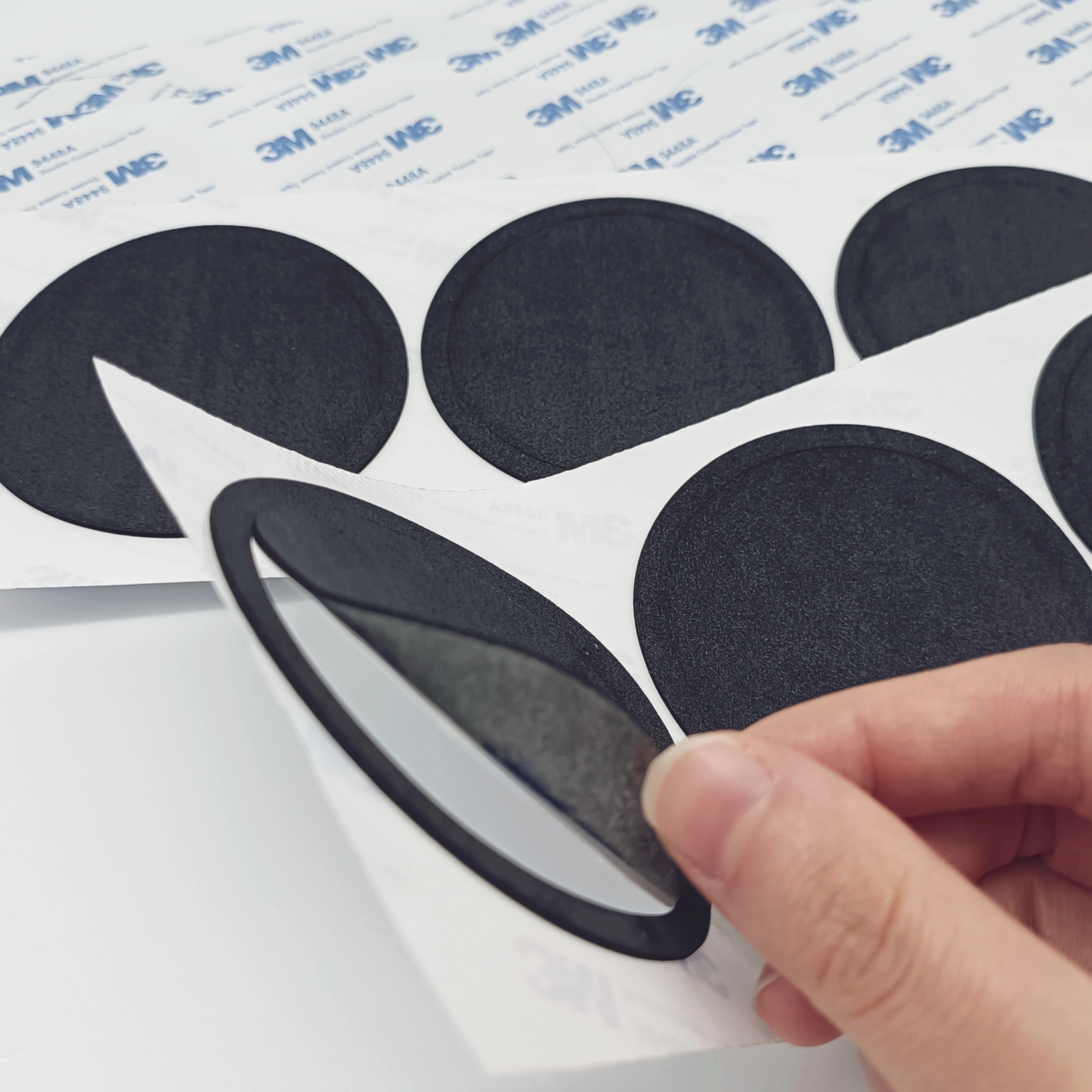 3एम चिपकने वाले फोम पैड