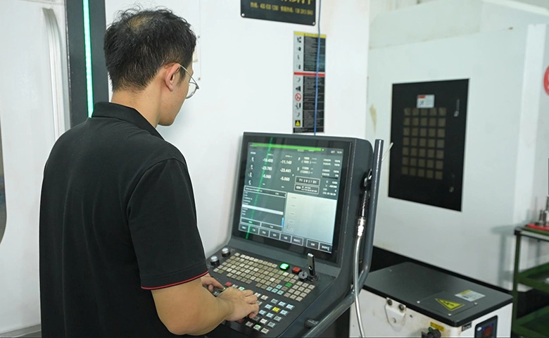 मोल्डिंग